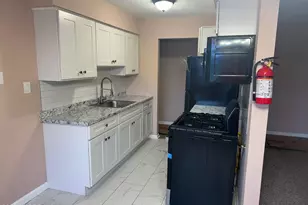 16 Manchester Ct, Freehold, NJ 07728 - Photo 5