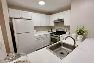 25 Thoroughbred Fare, Tinton Falls, NJ 07753 - Photo 11