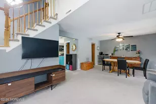 14 Holmes Ct, Freehold, NJ 07728 - Photo 9