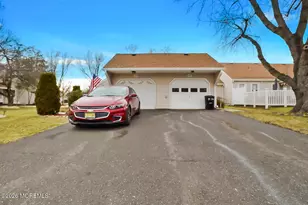 112 Pilatus Platz, Freehold, NJ 07728 - Photo 3