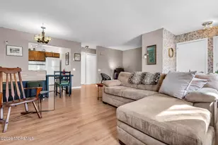 14 Independence Pkwy, Whiting, NJ 08759 - Photo 5