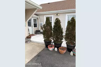 30 Plaza De Las Flores #A, Freehold, NJ 07728 - Photo 5