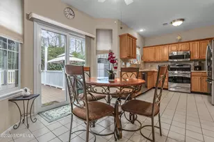 19 Crown Cir, Lakewood, NJ 08701 - Photo 11