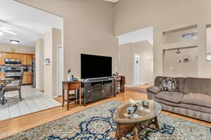 19 Crown Cir, Lakewood, NJ 08701 - Photo 9