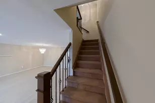 291 Stratford Pl, Morganville, NJ 07751 - Photo 9