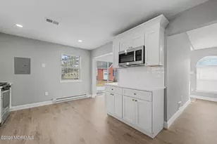 32 Carnaby Close, Freehold, NJ 07728 - Photo 17