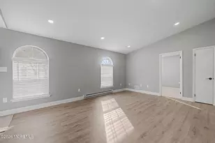 32 Carnaby Close, Freehold, NJ 07728 - Photo 13