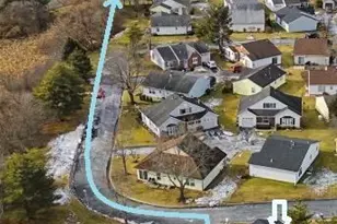 32 Carnaby Close, Freehold, NJ 07728 - Photo 5