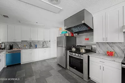 32 Carnaby Close, Freehold, NJ 07728 - Photo 33