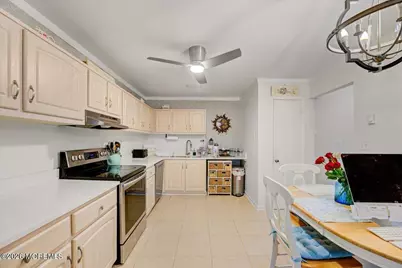 139 Wein Market #F, Freehold, NJ 07728 - Photo 7