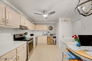 139 Wein Market, Freehold, NJ 07728 - Photo 7