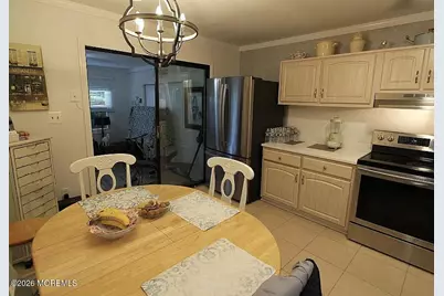 139 Wein Market #F, Freehold, NJ 07728 - Photo 5