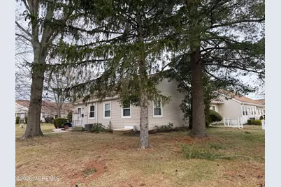 139 Wein Market #F, Freehold, NJ 07728 - Photo 3