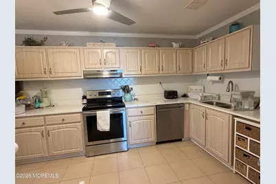 139 Wein Market #F, Freehold, NJ 07728 - Photo 11