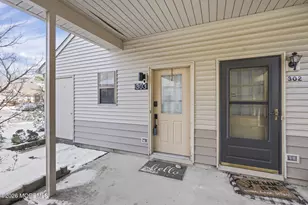 303 Larkspur Ln, Jackson, NJ 08527 - Photo 3