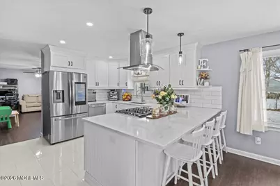 401 Port Monmouth Road, North Middletown, NJ 07748 - Photo 7