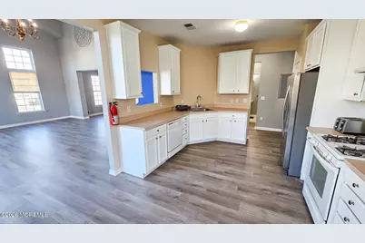 51 Farrah Drive #1611, Manahawkin, NJ 08050 - Photo 9