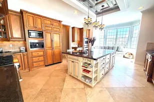 10 Stayman Ct, Manalapan Township, NJ 07726 - Photo 5