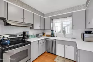 56 Woodland Dr, Fair Haven, NJ 07704 - Photo 9