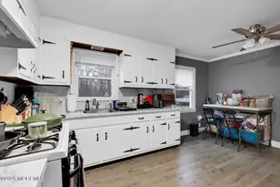 598 E Rd, Middletown, NJ 07748 - Photo 9