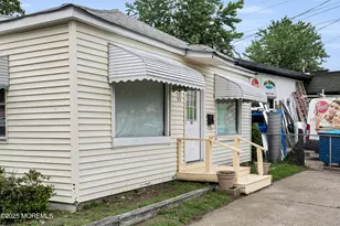 289 Port Monmouth Rd, North Middletown, NJ 07748 - Photo 3