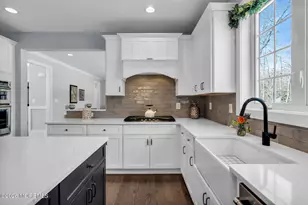 2 Tiffany Ct, Farmingdale, NJ 07727 - Photo 23