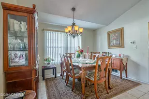 95 Farnworth Close, Freehold, NJ 07728 - Photo 5