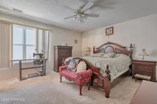 95 Farnworth Close, Freehold, NJ 07728 - Photo 9