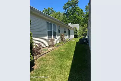 95 Farnworth Close, Freehold, NJ 07728 - Photo 15