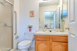 95 Farnworth Close, Freehold, NJ 07728 - Photo 13