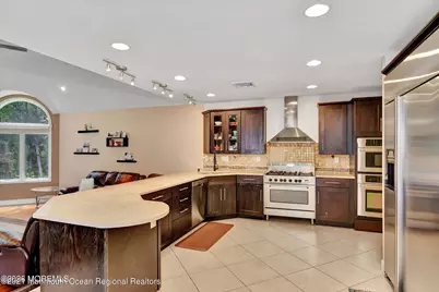 10 Syngle Way, Morganville, NJ 07751 - Photo 11