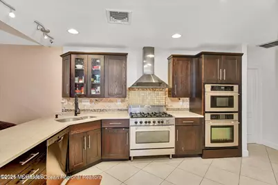 10 Syngle Way, Morganville, NJ 07751 - Photo 9