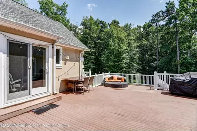 10 Syngle Way, Morganville, NJ 07751 - Photo 27