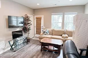 110 Halliard Dr, Eatontown, NJ 07724 - Photo 5