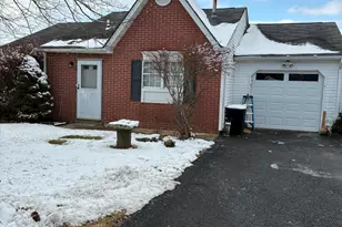 43 Jaffreyton Close, Freehold, NJ 07728 - Photo 1