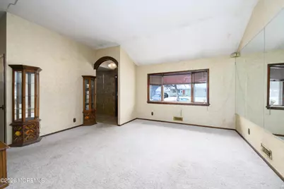 287 Linda Street, Belford, NJ 07718 - Photo 5