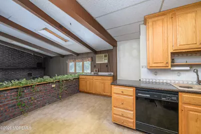 287 Linda Street, Belford, NJ 07718 - Photo 11