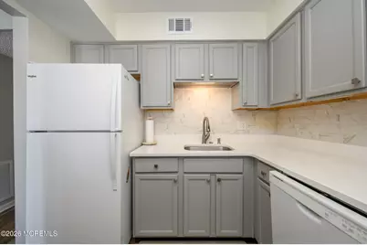 17 Inwood Terrace, Freehold, NJ 07728 - Photo 11