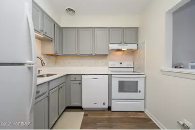 17 Inwood Terrace, Freehold, NJ 07728 - Photo 9
