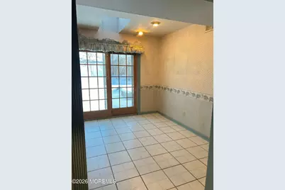 28 Fayette Lane, Aberdeen Township, NJ 07747 - Photo 5