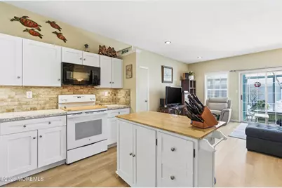 13 Canterbury Drive #13D, Monroe Township, NJ 08831 - Photo 5