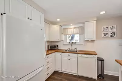 49 Helen Avenue, Freehold, NJ 07728 - Photo 7