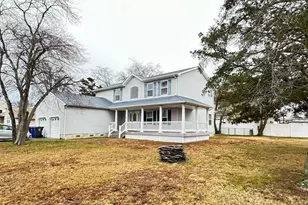 102 Hollyberry Dr, Toms River Township, NJ 08753 - Photo 1