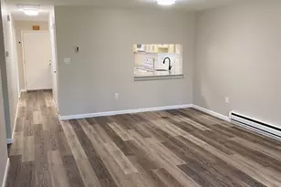 240 Medford Ct, Manalapan Township, NJ 07726 - Photo 9