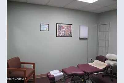 590 Park Avenue #2D, Freehold, NJ 07728 - Photo 5