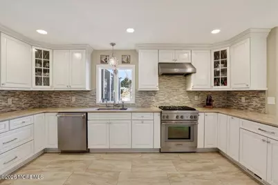 31 Bunker Hill Drive, Manalapan Township, NJ 07726 - Photo 13