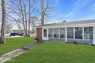 303A W Malvern Ct, Lakewood, NJ 08701 - Photo 3