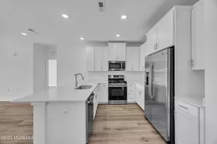 28211 Radford Ct, Monroe Township, NJ 08831 - Photo 9