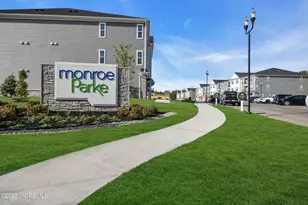 28211 Radford Ct, Monroe Township, NJ 08831 - Photo 5