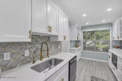 28 Hawthorn Drive, Edison, NJ 08820 - Photo 13